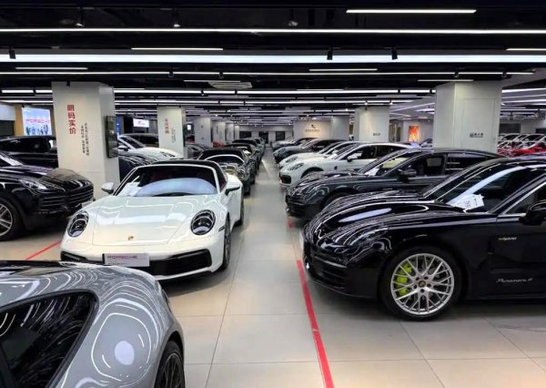 恒运资本 国内销量第一的高端轿车：断崖式领先，单月销量再上1万台